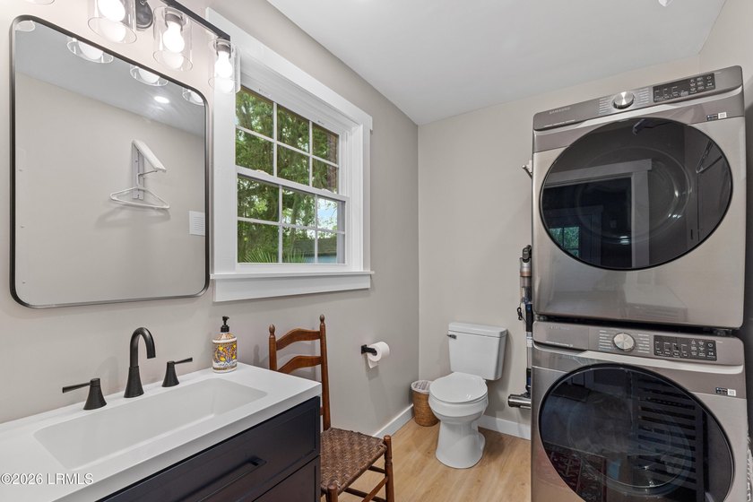Completely renovated in 2024, this charming 3-bedroom, 2.5-bath - photo 22