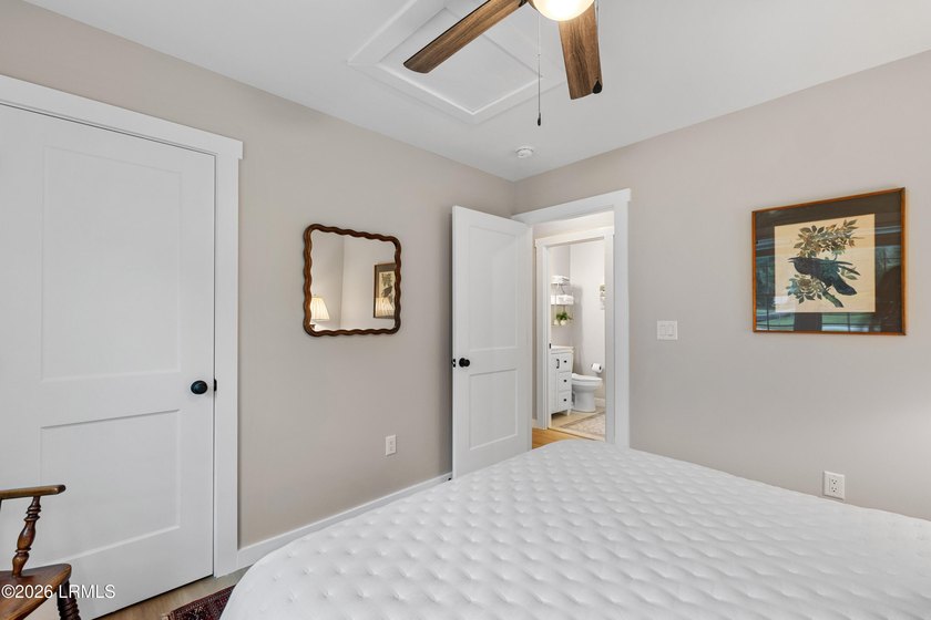 Completely renovated in 2024, this charming 3-bedroom, 2.5-bath - photo 24