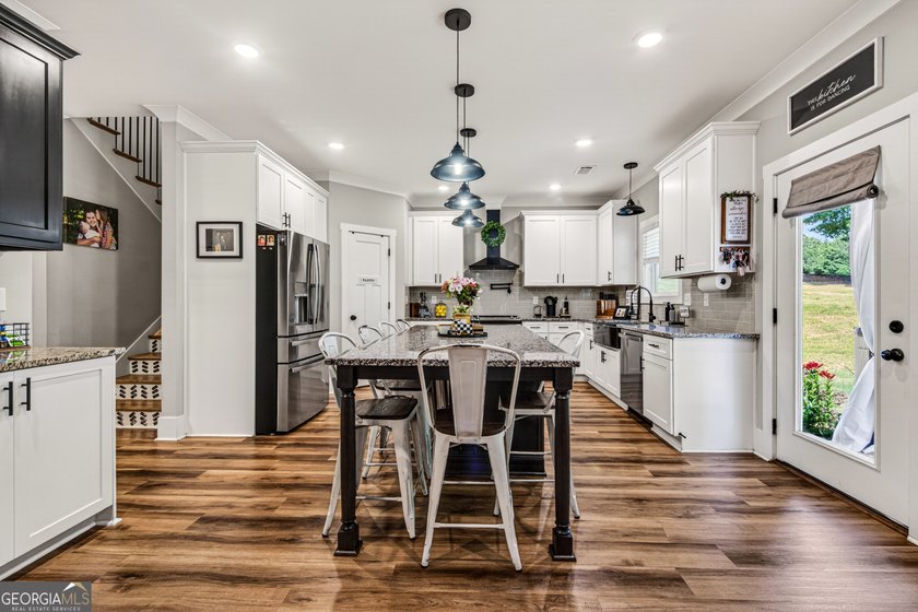 Welcome to 3656 Eagle View Way a 6 bedroom and 4 full bath in - photo 3