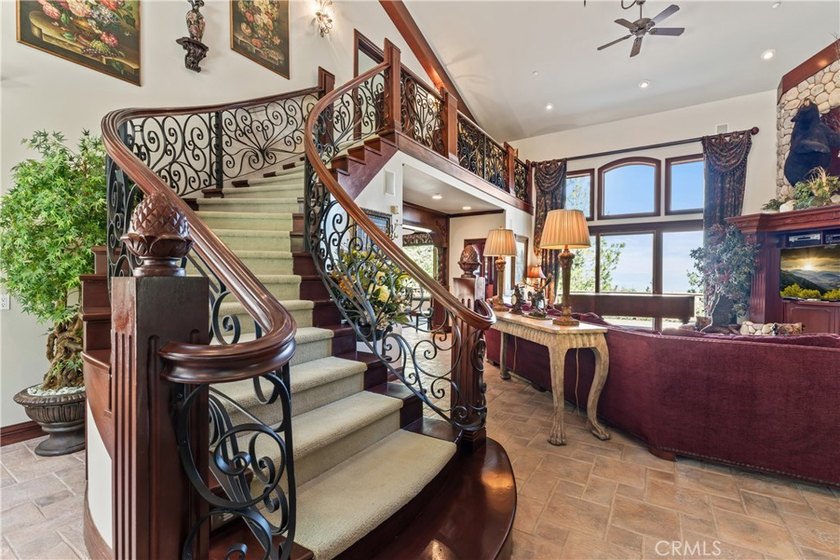Discover the epitome of luxury at this extraordinary estate in - photo 8