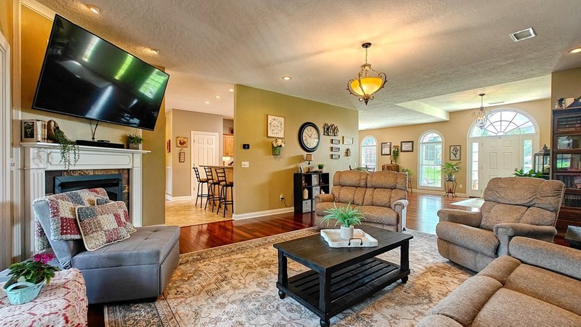 Experience the perfect blend of luxury, privacy, and versatility - photo 19