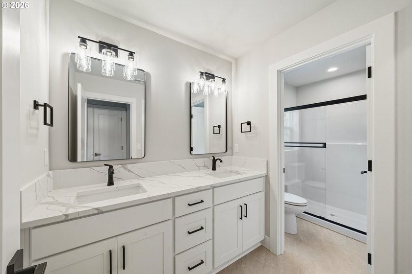 Beautiful new Traditional home backing to serene greenspace - photo 19