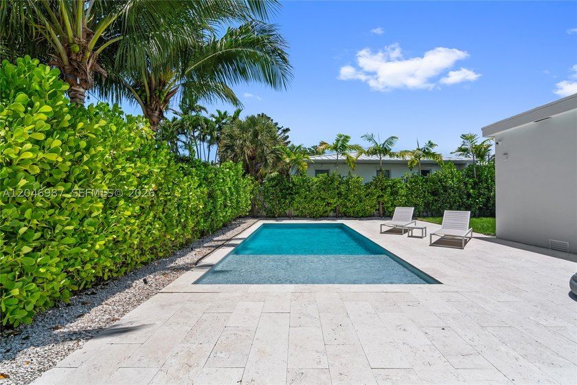 Step into this tastefully fully renovated 4 bedroom, 3.5 - photo 29