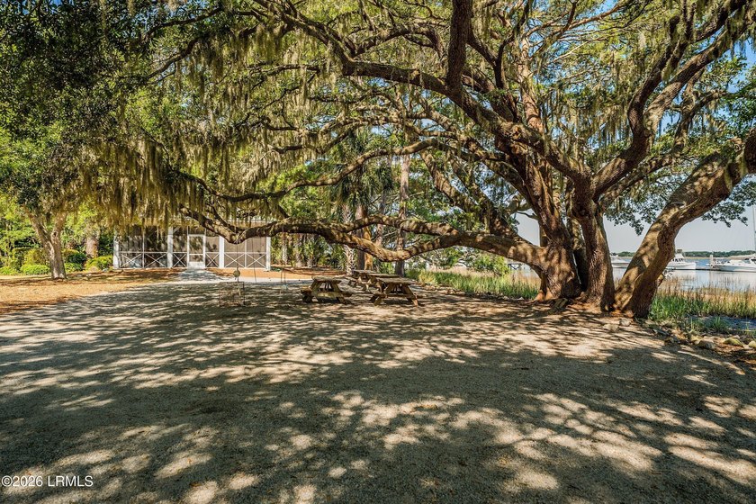 Tucked away in a private cul de sac on prestigious Dataw Island - photo 48
