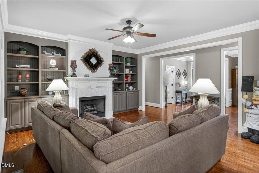 Welcome to this completely custom home in the HEART of Garner - photo 9