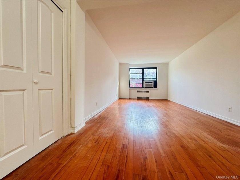 Welcome to a Spacious and well-maintained two-bedroom co-op - photo 12