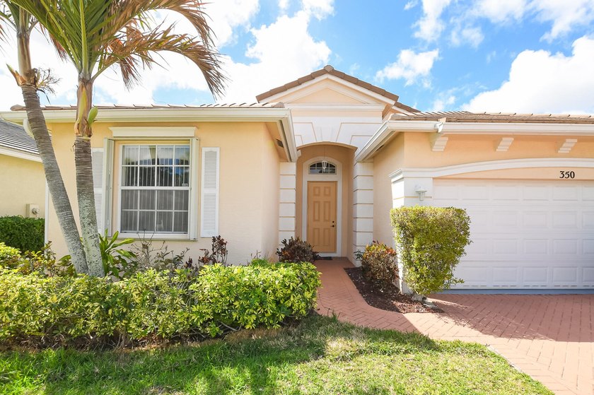 Beautiful home in Lake Forest at St Lucie West with lovely Lake - photo 3