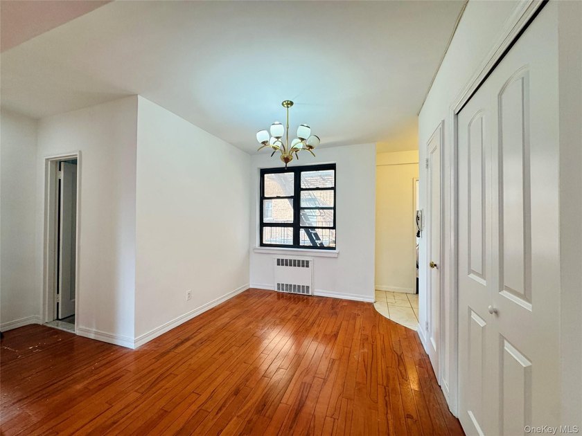 Welcome to a Spacious and well-maintained two-bedroom co-op - photo 14