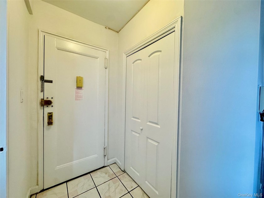 Welcome to a Spacious and well-maintained two-bedroom co-op - photo 17