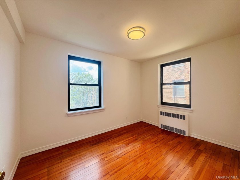 Welcome to a Spacious and well-maintained two-bedroom co-op - photo 23