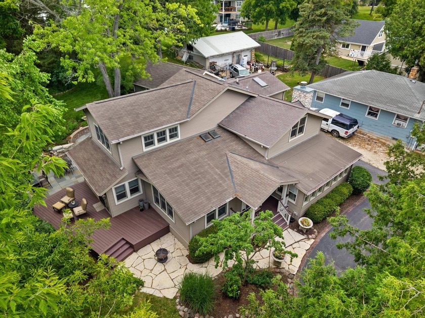 Lake living starts here! Nestled in the heart of Delafield, this - photo 7