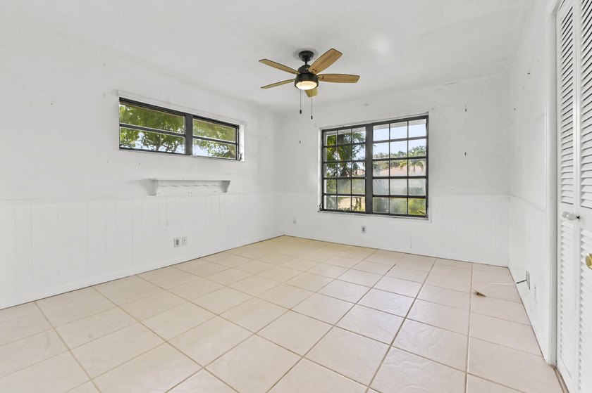Welcome to this spacious home in the desirable Knob Hill - photo 21
