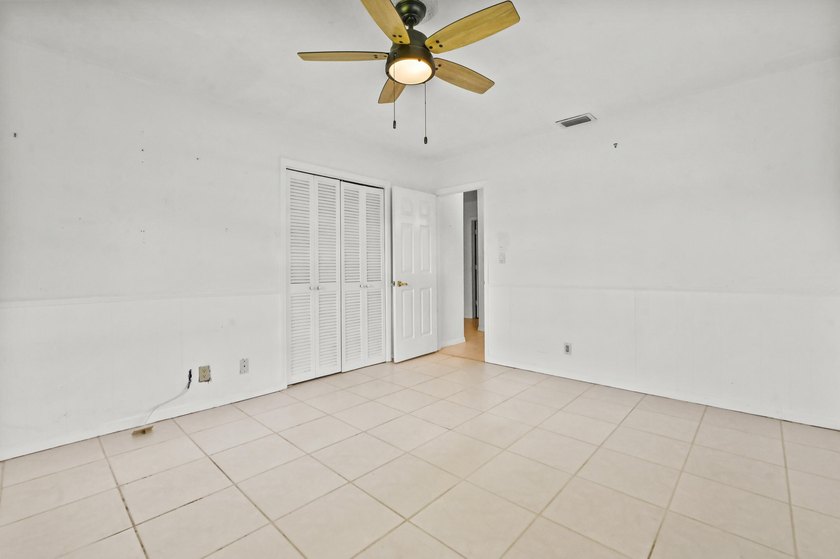 Welcome to this spacious home in the desirable Knob Hill - photo 22
