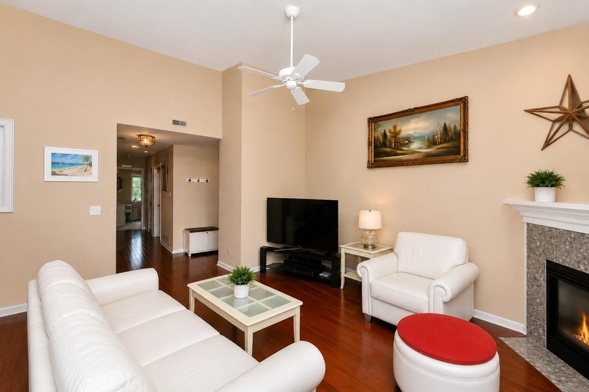 WILLIAMS BAY - BAYSIDE POINTE 2BR/2BA SECOND-FLOOR CONDO with - photo 6