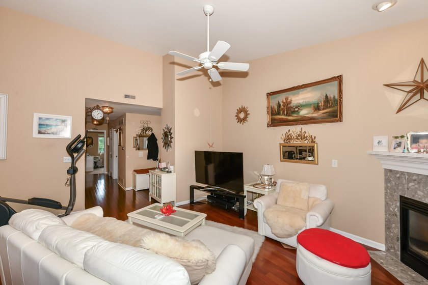 WILLIAMS BAY - BAYSIDE POINTE 2BR/2BA SECOND-FLOOR CONDO with - photo 7