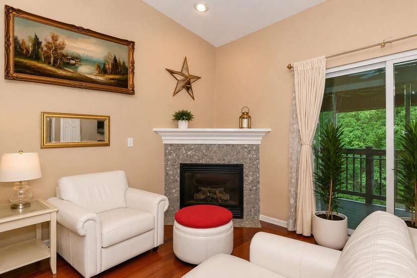 WILLIAMS BAY - BAYSIDE POINTE 2BR/2BA SECOND-FLOOR CONDO with - photo 8