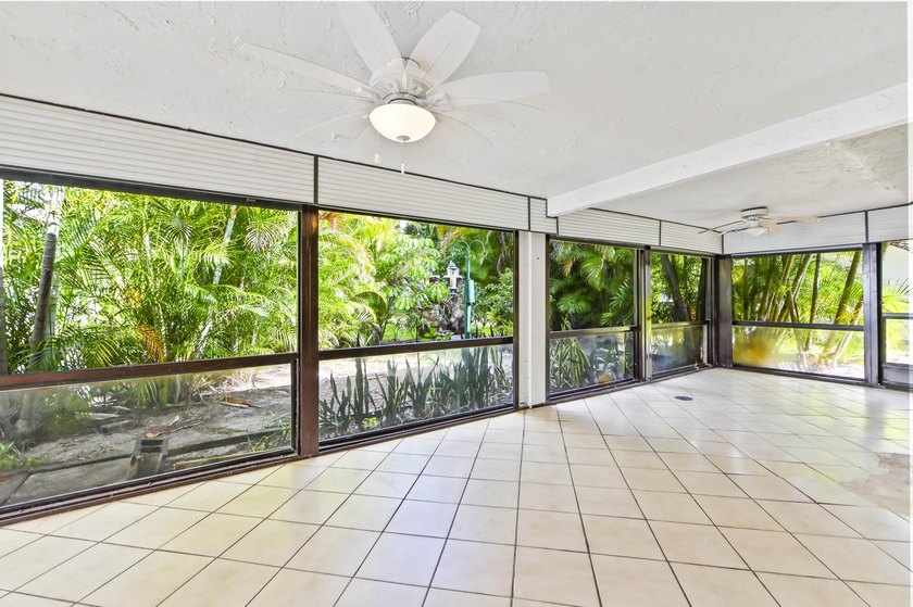 Welcome to this spacious home in the desirable Knob Hill - photo 31