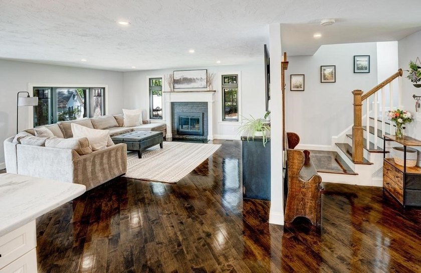 OFFER DEADLINE: 5 PM MONDAY, JUNE 8 - Lakefront living at its - photo 12