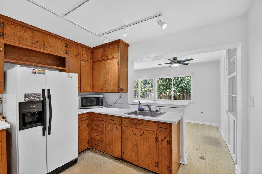 Now considering BACKUP OFFERS! Owner owned and occupied DUPLEX - photo 15