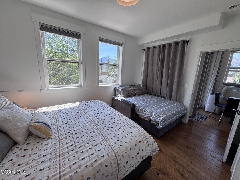 Sunny condo on a quieter street in Grand Lake. This spacious one - photo 20