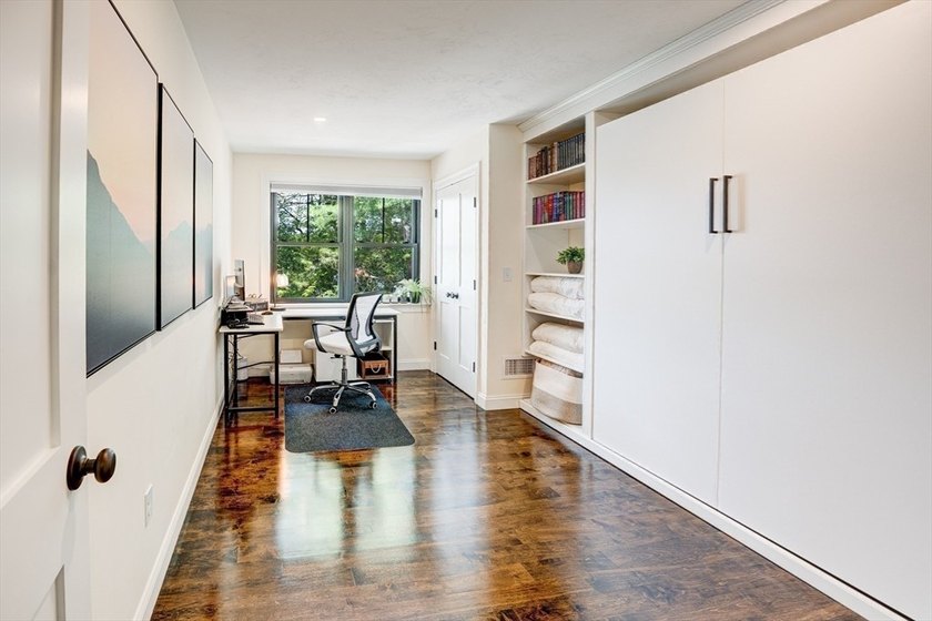 OFFER DEADLINE: 5 PM MONDAY, JUNE 8 - Lakefront living at its - photo 20