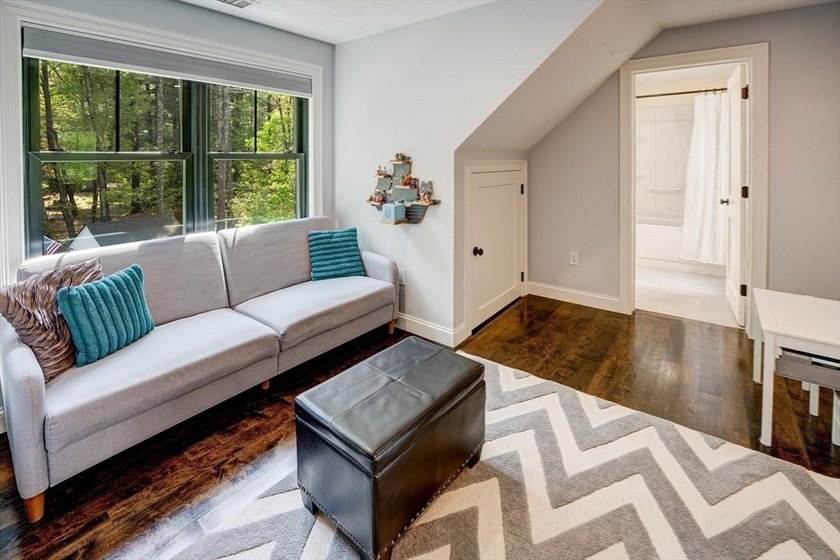 OFFER DEADLINE: 5 PM MONDAY, JUNE 8 - Lakefront living at its - photo 23