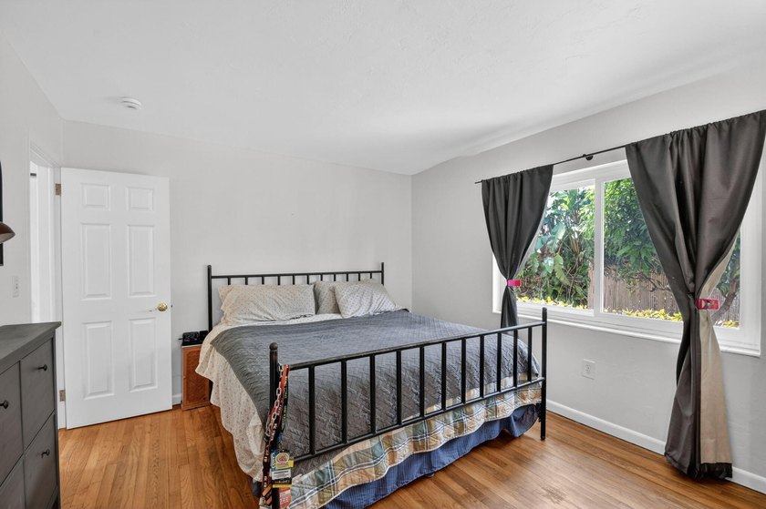 Now considering BACKUP OFFERS! Owner owned and occupied DUPLEX - photo 24