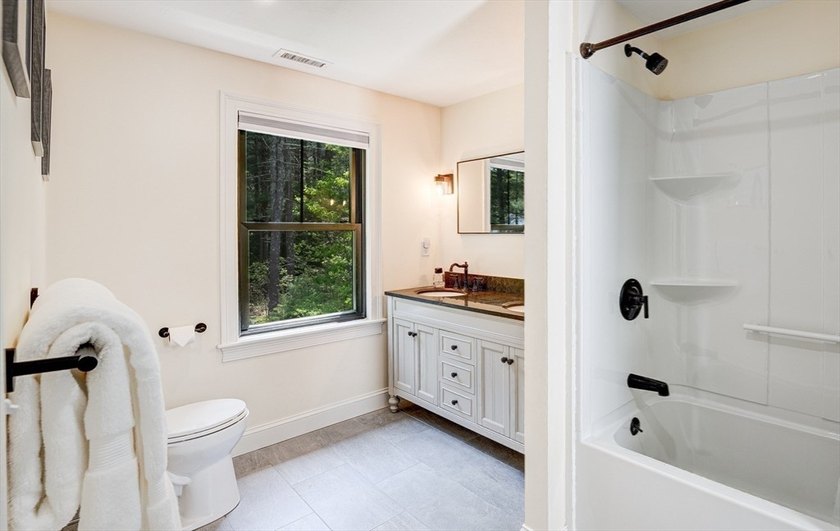 OFFER DEADLINE: 5 PM MONDAY, JUNE 8 - Lakefront living at its - photo 30