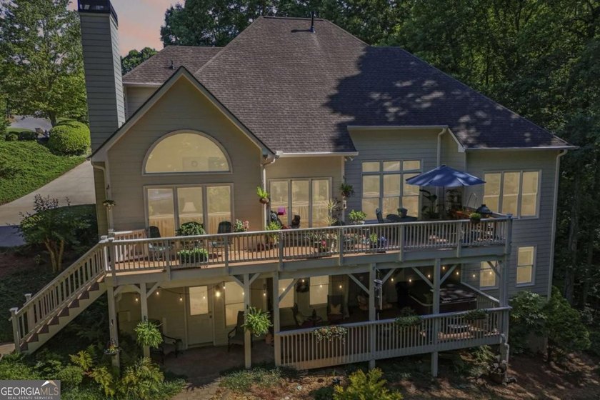 MAJOR PRICE IMPROVEMENT! One of the best priced-per-sqft homes - photo 2