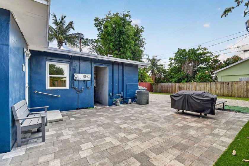 Now considering BACKUP OFFERS! Owner owned and occupied DUPLEX - photo 32