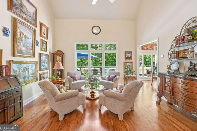 MAJOR PRICE IMPROVEMENT! One of the best priced-per-sqft homes - photo 3