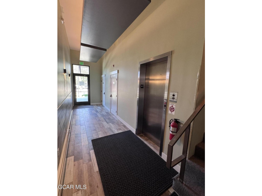 Sunny condo on a quieter street in Grand Lake. This spacious one - photo 34