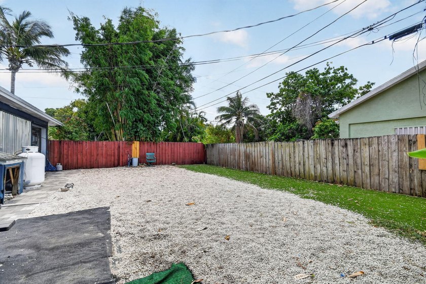 Now considering BACKUP OFFERS! Owner owned and occupied DUPLEX - photo 35