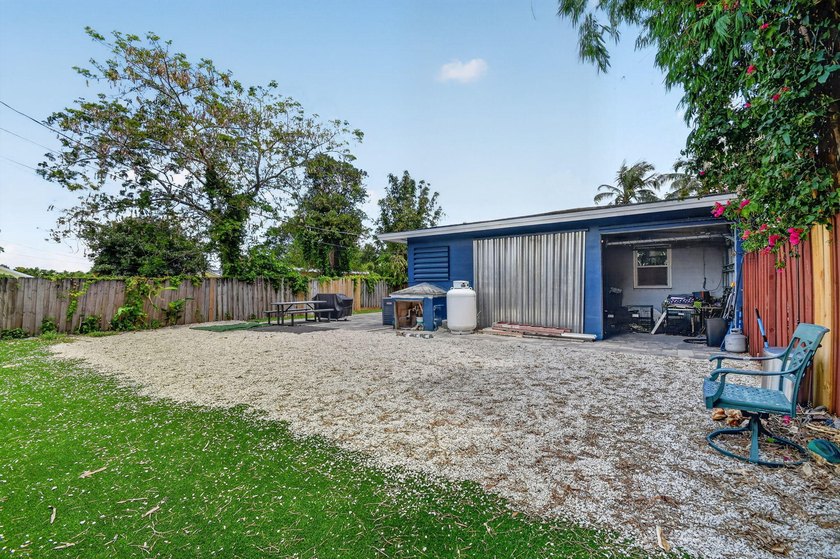 Now considering BACKUP OFFERS! Owner owned and occupied DUPLEX - photo 37