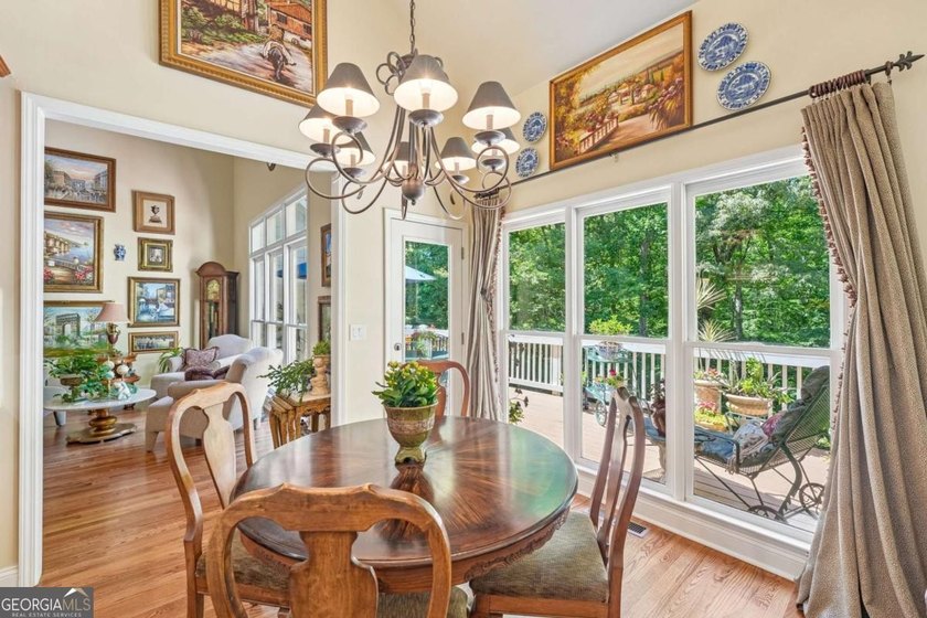 MAJOR PRICE IMPROVEMENT! One of the best priced-per-sqft homes - photo 8