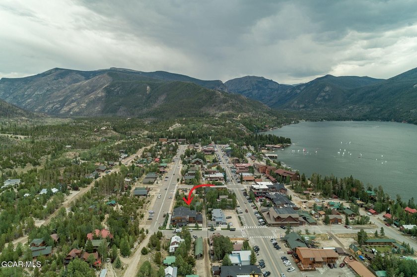 Sunny condo on a quieter street in Grand Lake. This spacious one - photo 45
