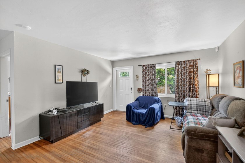 Now considering BACKUP OFFERS! Owner owned and occupied DUPLEX - photo 46