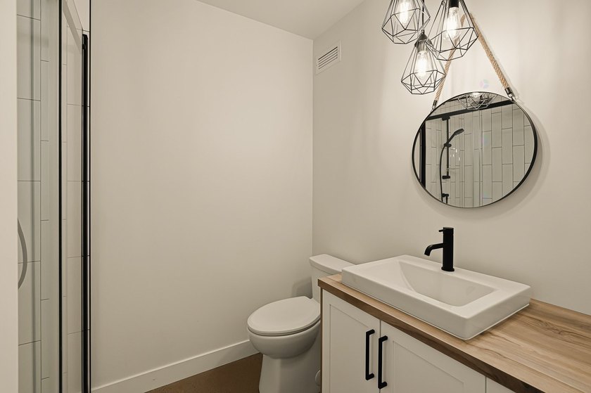 Construite en 2022, cette residence offre un acces direct au lac - photo 17