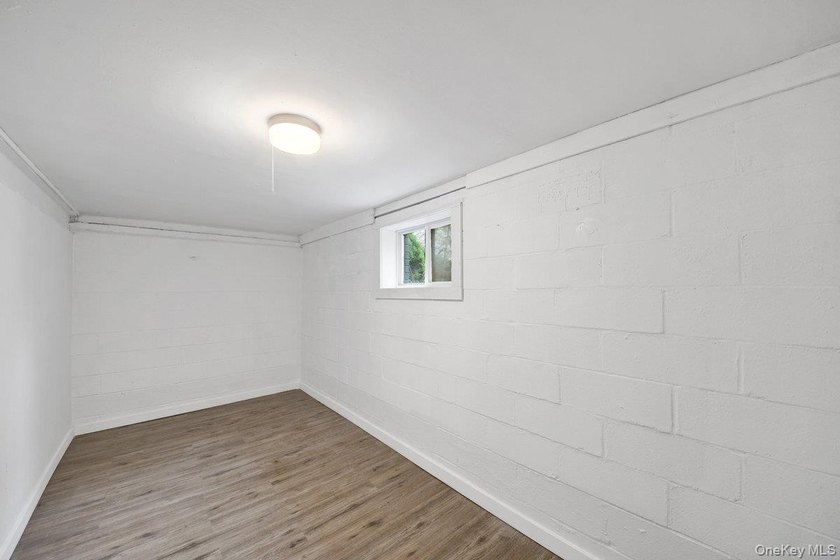 Welcome to this beautiful single-family Colonial home, perfectly - photo 29