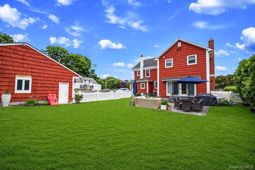 Circa 1921, this charming and thoughtfully updated 4-bedroom, 2 - photo 36