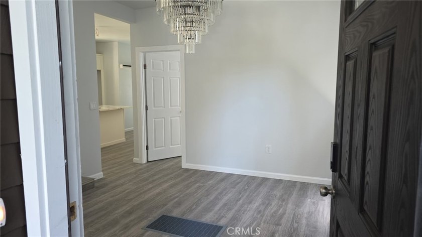 BACK ON THE MARKET! Seller will credit buyer for interest rate - photo 3