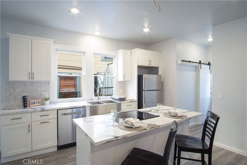 BACK ON THE MARKET! Seller will credit buyer for interest rate - photo 4