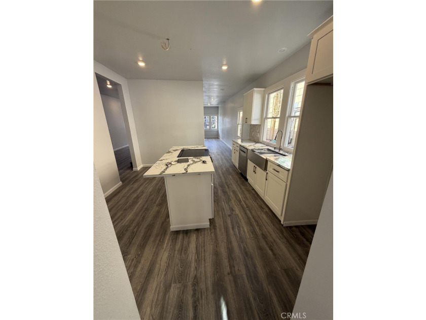 BACK ON THE MARKET! Seller will credit buyer for interest rate - photo 5