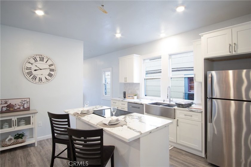BACK ON THE MARKET! Seller will credit buyer for interest rate - photo 8