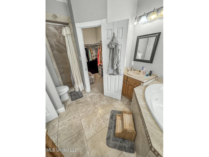 Welcome to 52 Ogden Road, your private getaway in the Kingston - photo 11