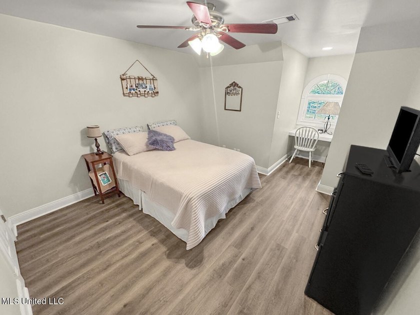 Welcome to 52 Ogden Road, your private getaway in the Kingston - photo 19