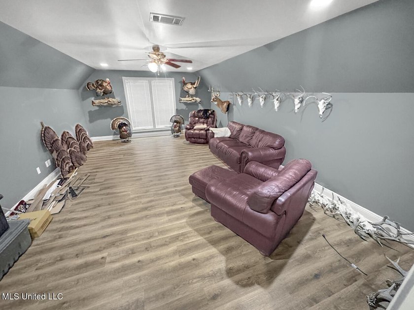 Welcome to 52 Ogden Road, your private getaway in the Kingston - photo 21