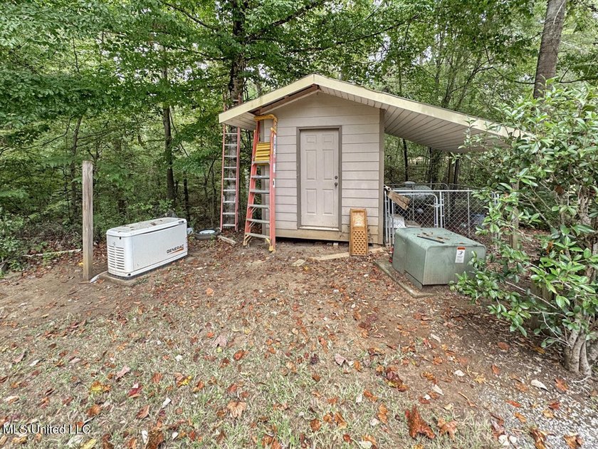 Welcome to 52 Ogden Road, your private getaway in the Kingston - photo 26