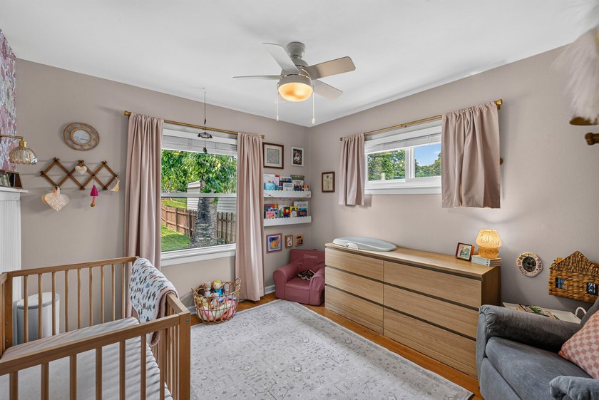 Charming 2BR ranch in the heart of St. Francis! Moments from the - photo 7