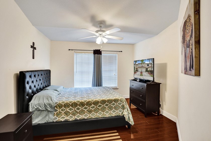 True 3-br move-in ready, well-maintained townhome with tile - photo 20